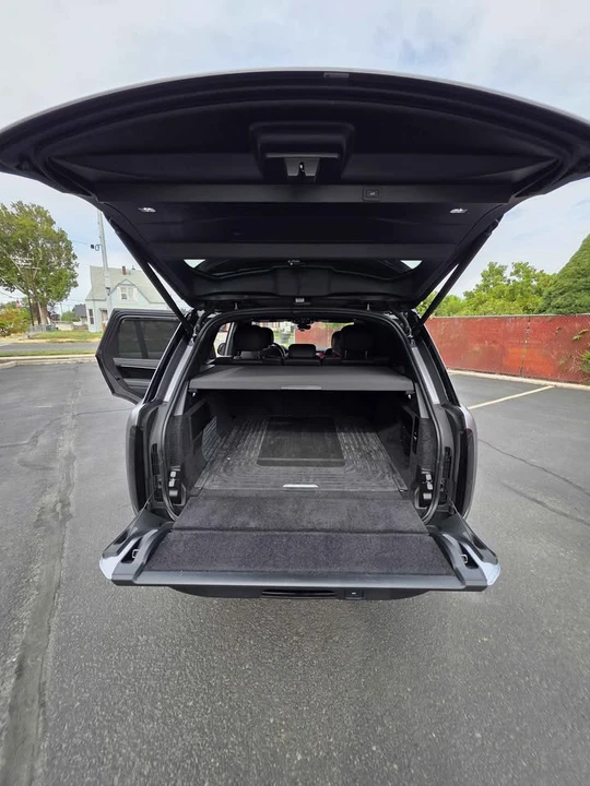 2023 Land Rover Range Rover L460 - Image 10 of 16