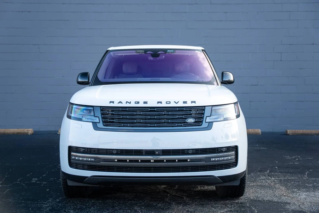 2023 Land Rover Range Rover L460 - Image 9 of 15