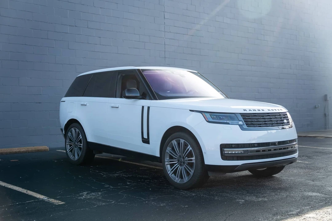 2023 Land Rover Range Rover L460 - Image 8 of 15