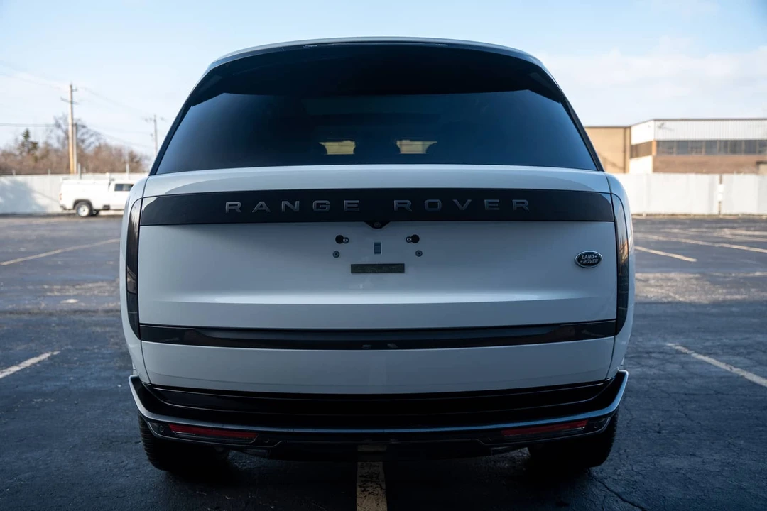 2023 Land Rover Range Rover L460 - Image 5 of 15