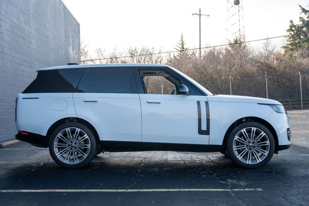 2023 Land Rover Range Rover L460 - Image 7 of 15