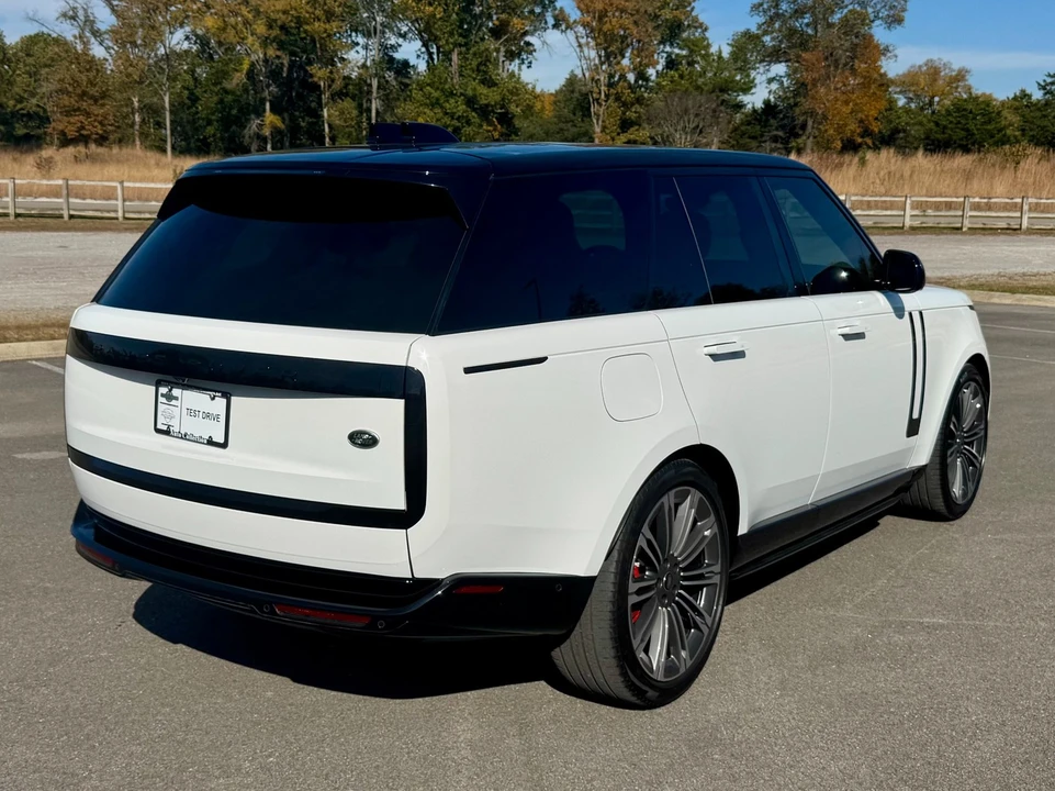 2023 Land Rover Range Rover L460 - Image 3 of 12