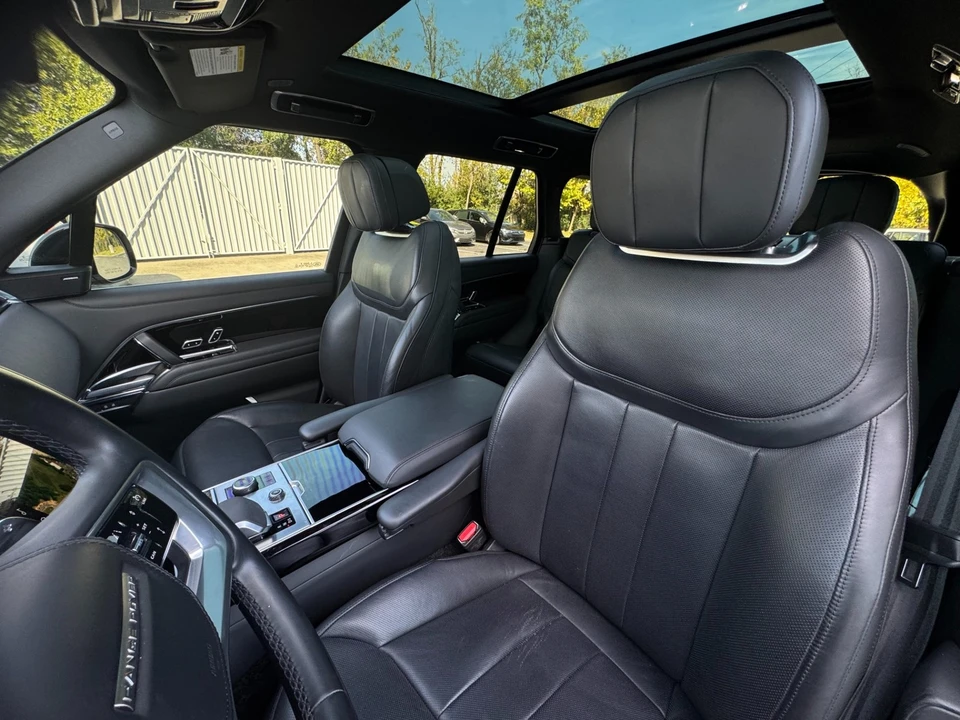 2023 Land Rover Range Rover L460 - Image 11 of 12