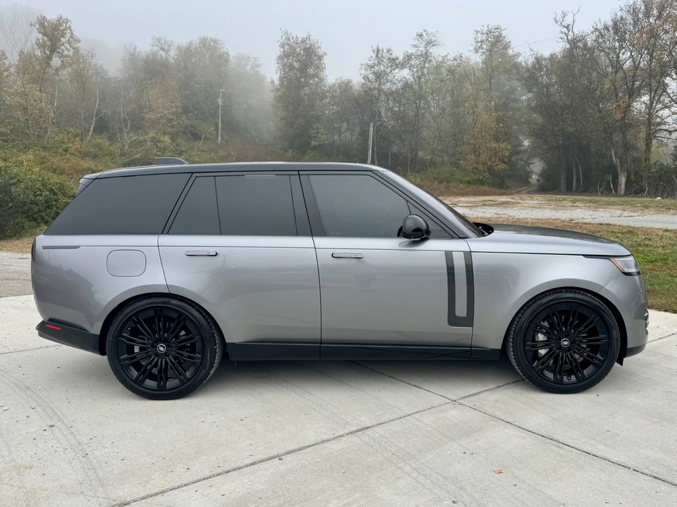 2023 Land Rover Range Rover L460 - Image 7 of 12