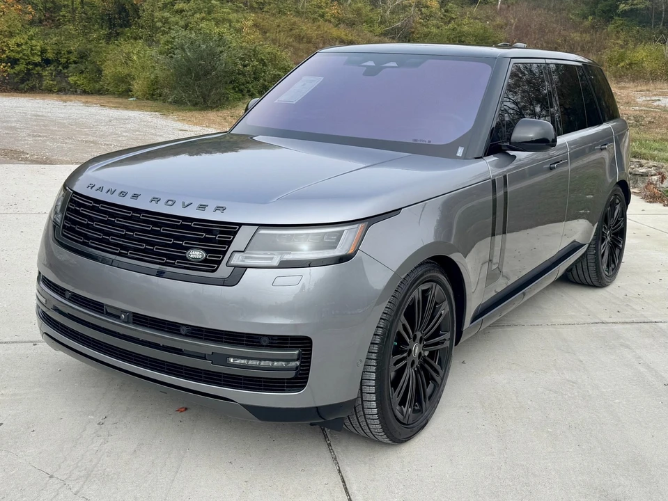 2023 Land Rover Range Rover L460 - Image 2 of 12