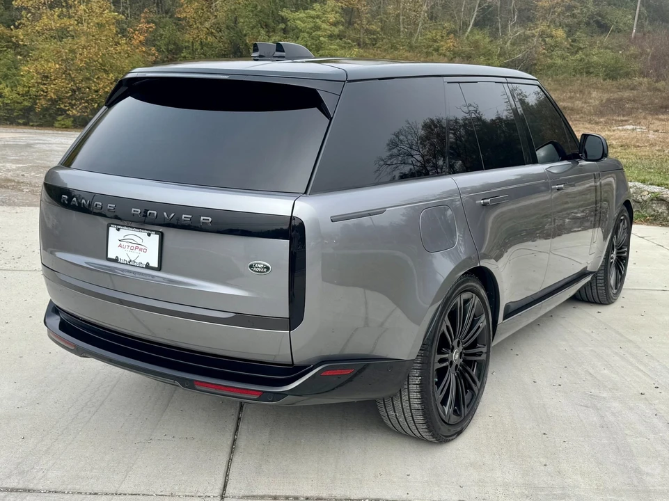 2023 Land Rover Range Rover L460 - Image 3 of 12
