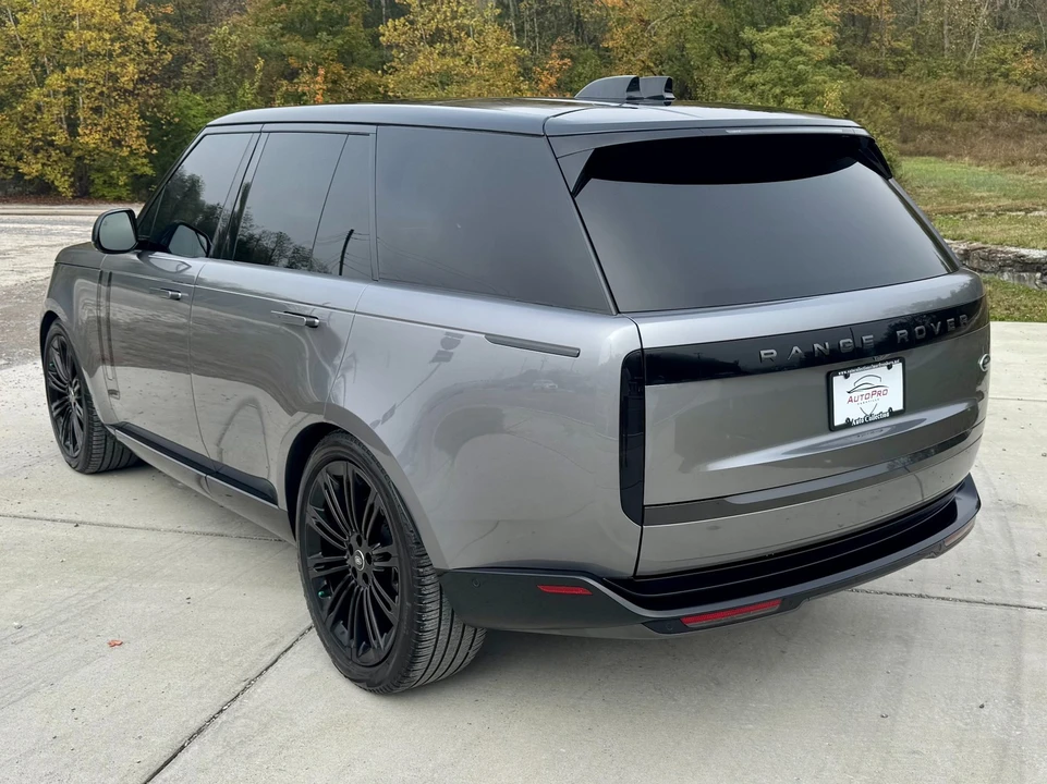 2023 Land Rover Range Rover L460 - Image 4 of 12