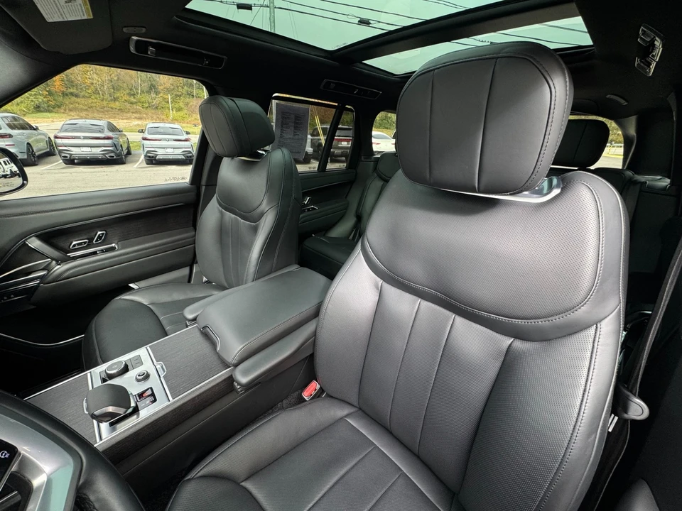 2023 Land Rover Range Rover L460 - Image 11 of 12