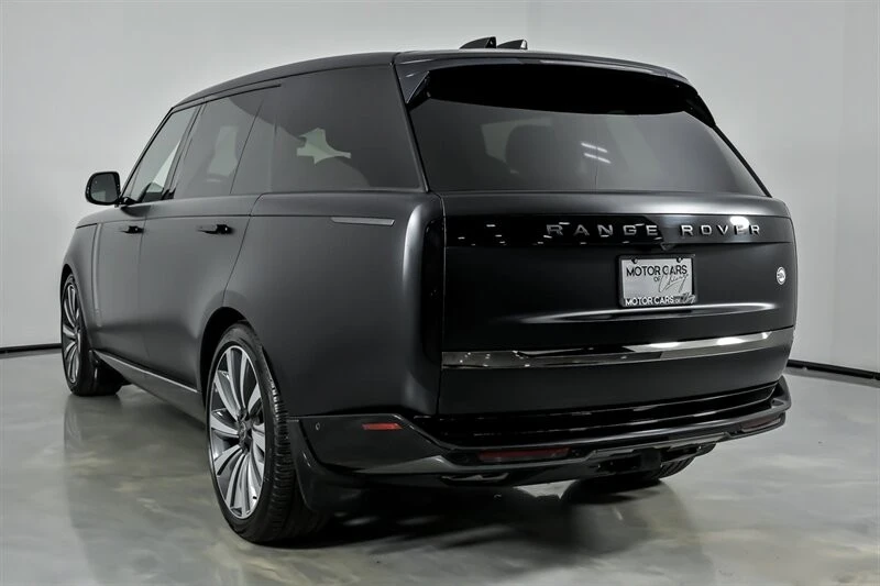 2023 Land Rover Range Rover L460 - Image 10 of 12