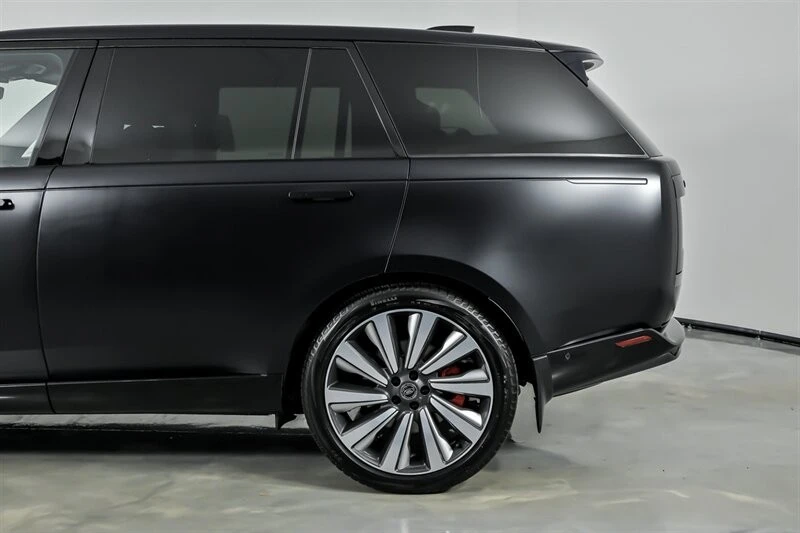 2023 Land Rover Range Rover L460 - Image 9 of 12