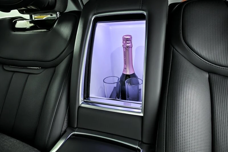 2023 Land Rover Range Rover L460 - Image 26 of 31