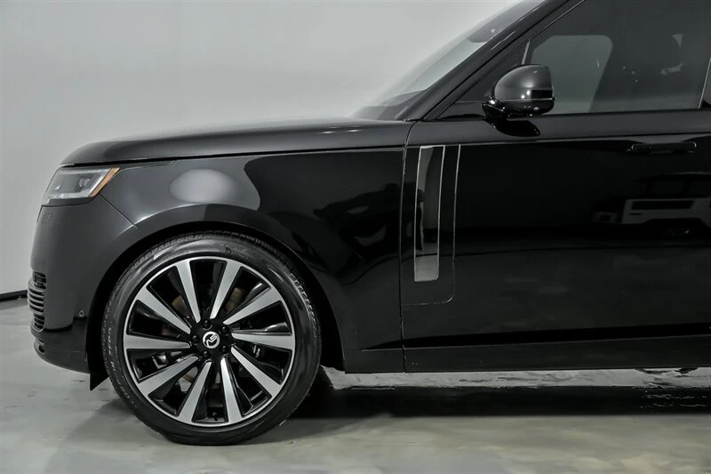 2023 Land Rover Range Rover L460 - Image 7 of 21