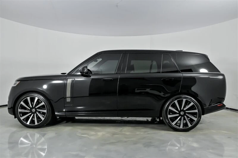 2023 Land Rover Range Rover L460 - Image 8 of 21