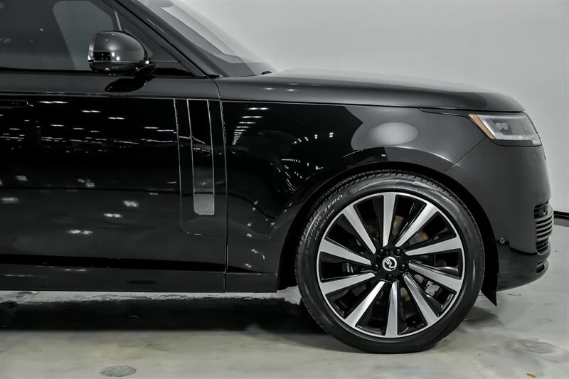 2023 Land Rover Range Rover L460 - Image 15 of 21