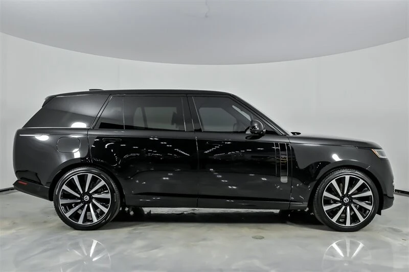 2023 Land Rover Range Rover L460 - Image 14 of 21