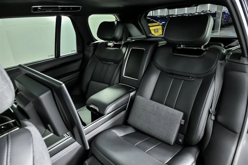 2023 Land Rover Range Rover L460 - Image 24 of 31