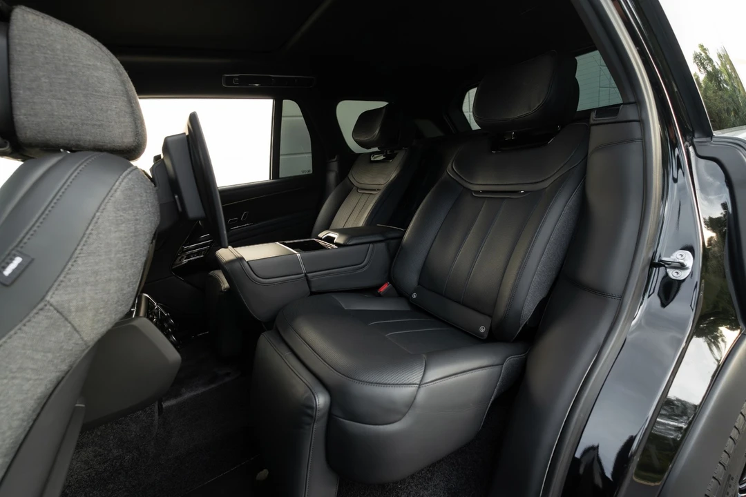 2023 Land Rover Range Rover L460 - Image 7 of 12