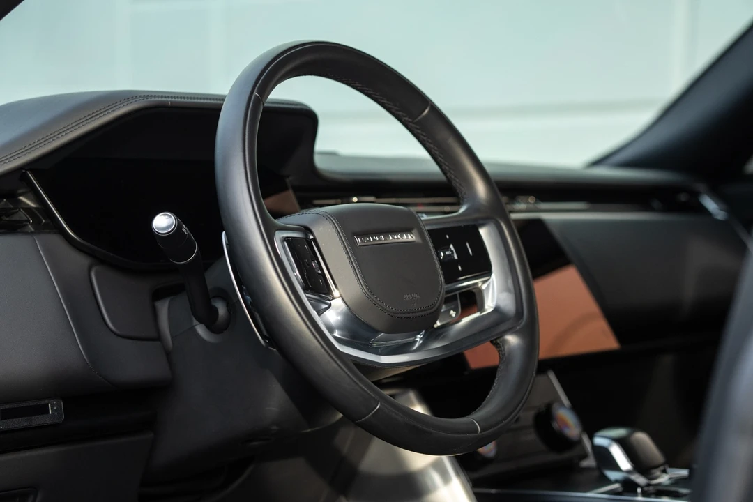 2023 Land Rover Range Rover L460 - Image 5 of 12