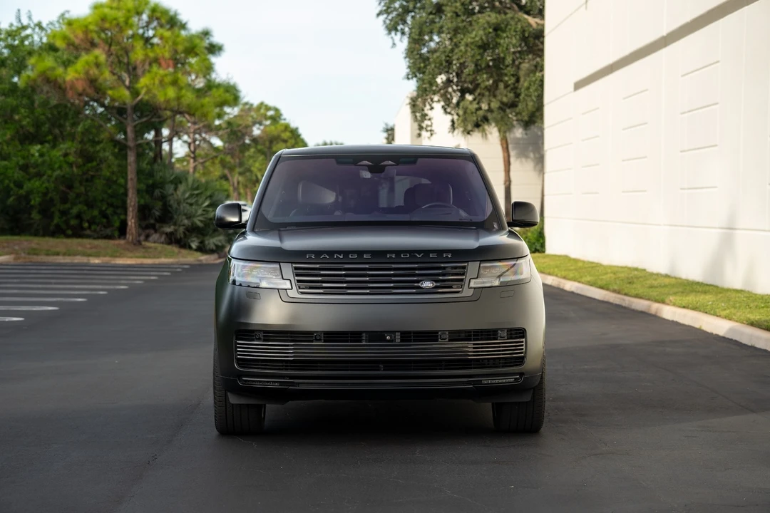 2023 Land Rover Range Rover L460 - Image 3 of 12