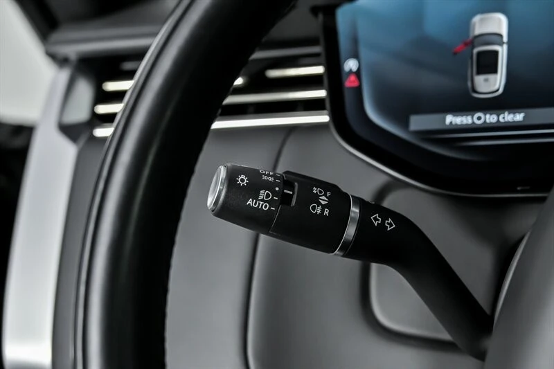 2023 Land Rover Range Rover L460 - Image 25 of 31