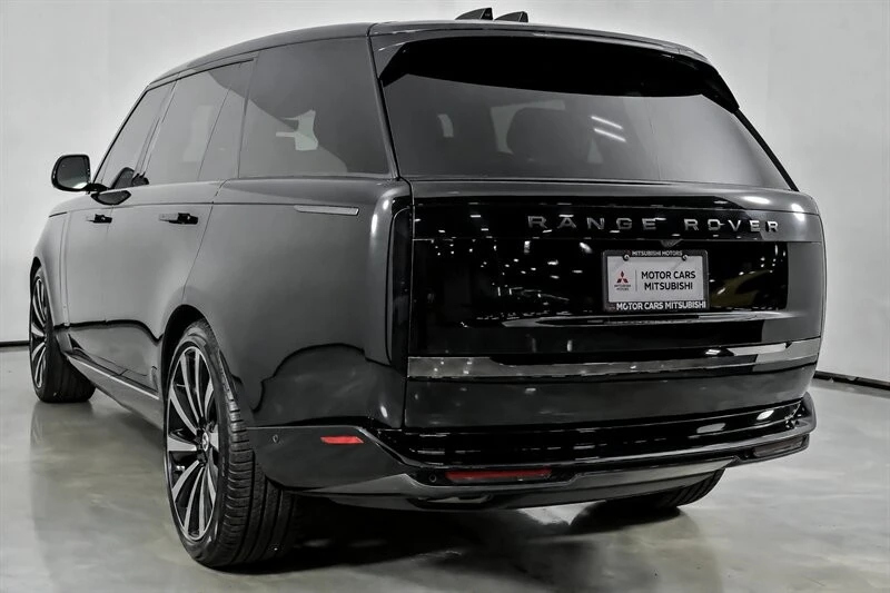 2023 Land Rover Range Rover L460 - Image 7 of 31