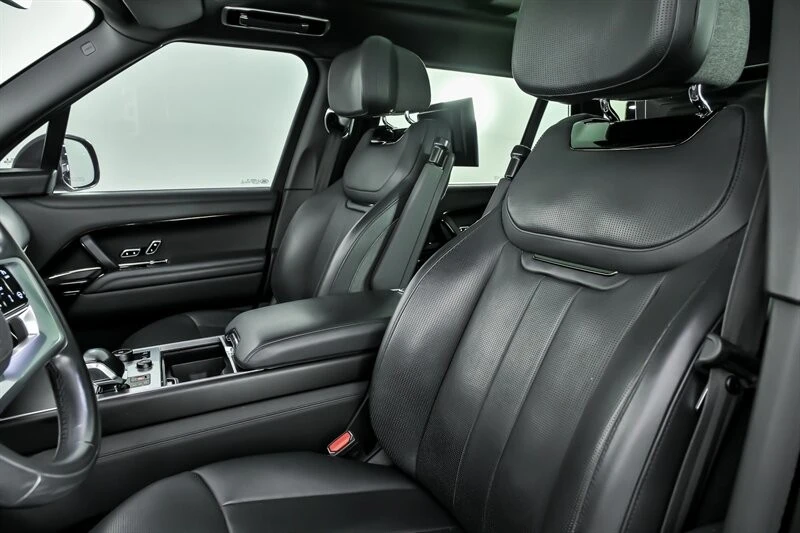 2023 Land Rover Range Rover L460 - Image 17 of 31
