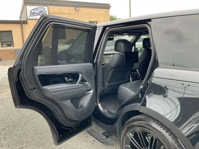 2023 Land Rover Range Rover L460 - Image 10 of 12
