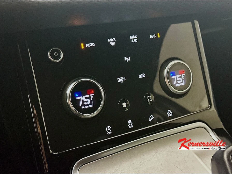 2023 Land Rover Range Rover L460 - Image 18 of 24