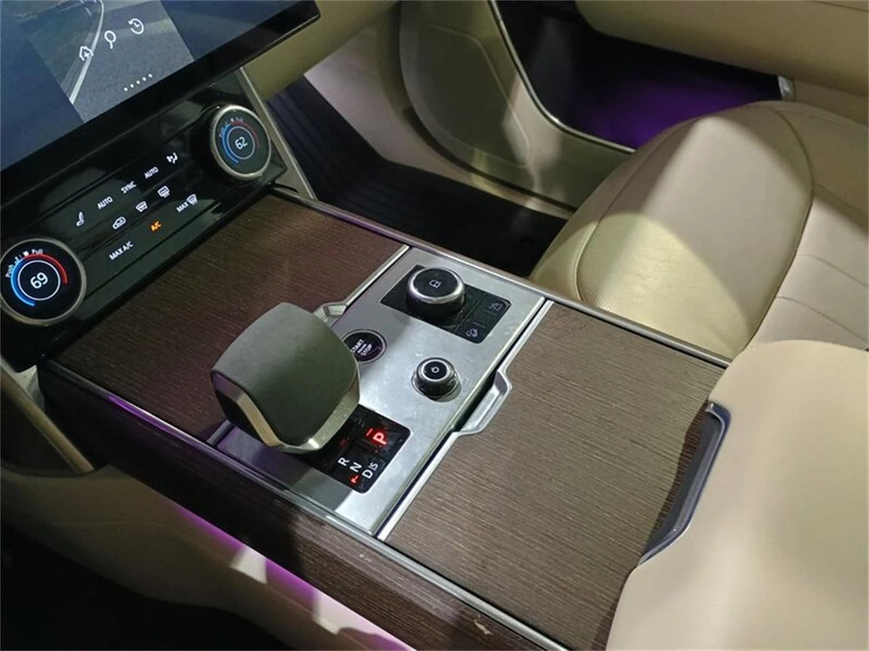 2023 Land Rover Range Rover L460 - Image 29 of 31