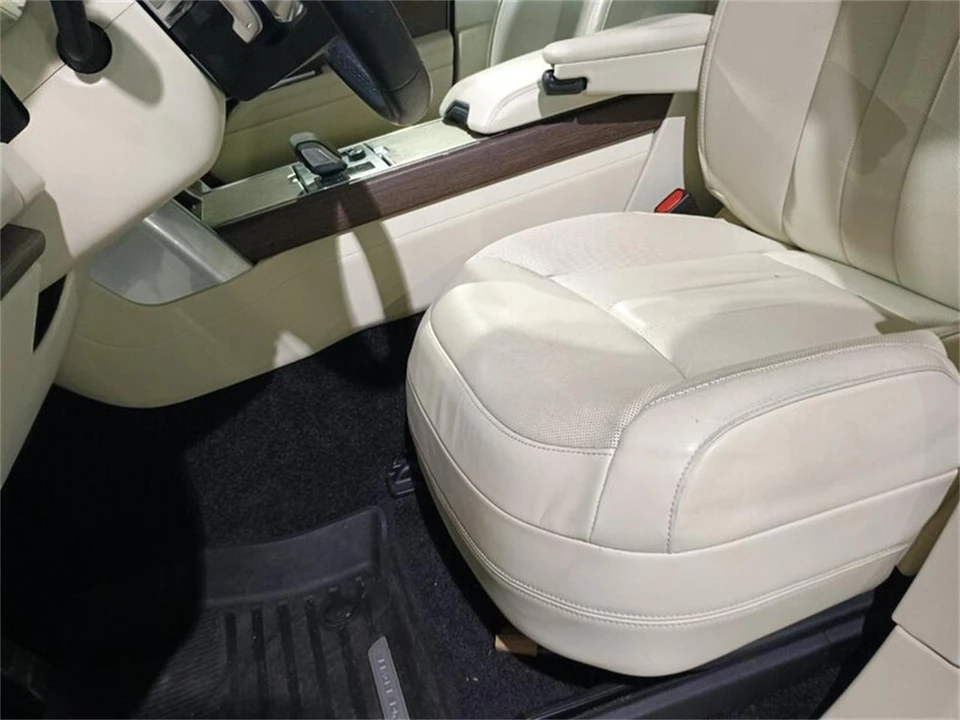 2023 Land Rover Range Rover L460 - Image 16 of 31