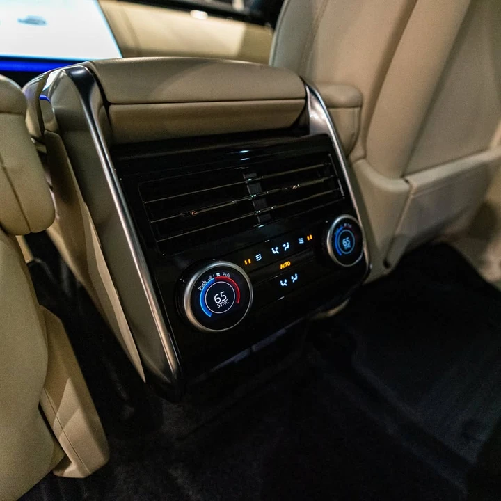 2023 Land Rover Range Rover L460 - Image 18 of 20
