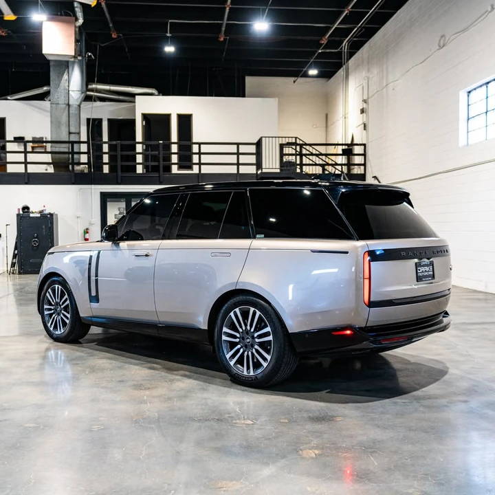 2023 Land Rover Range Rover L460 - Image 3 of 20