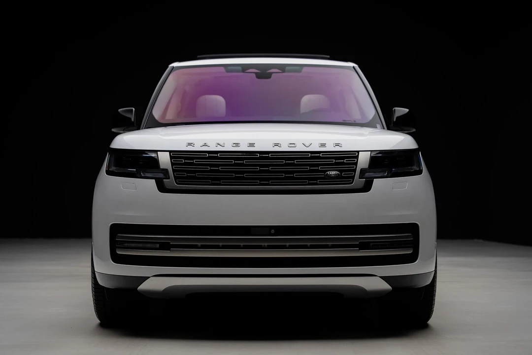 2023 Land Rover Range Rover L460 - Image 8 of 31