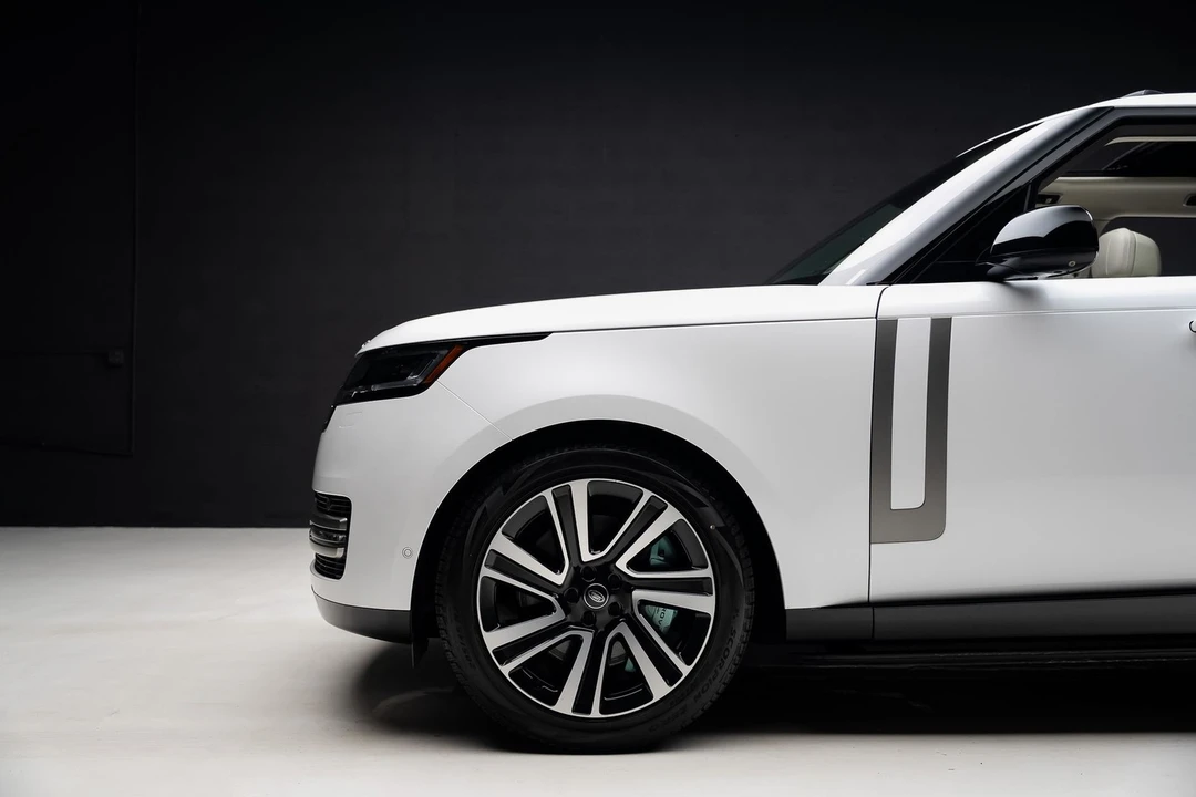 2023 Land Rover Range Rover L460 - Image 18 of 31