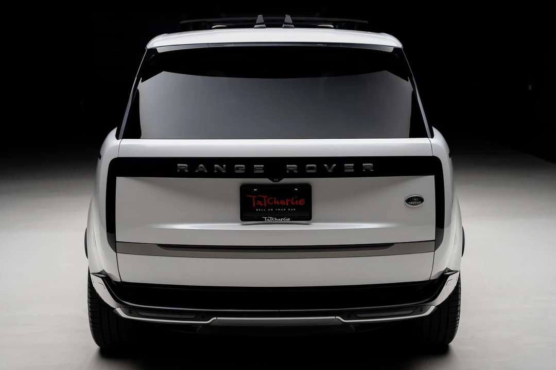 2023 Land Rover Range Rover L460 - Image 26 of 31