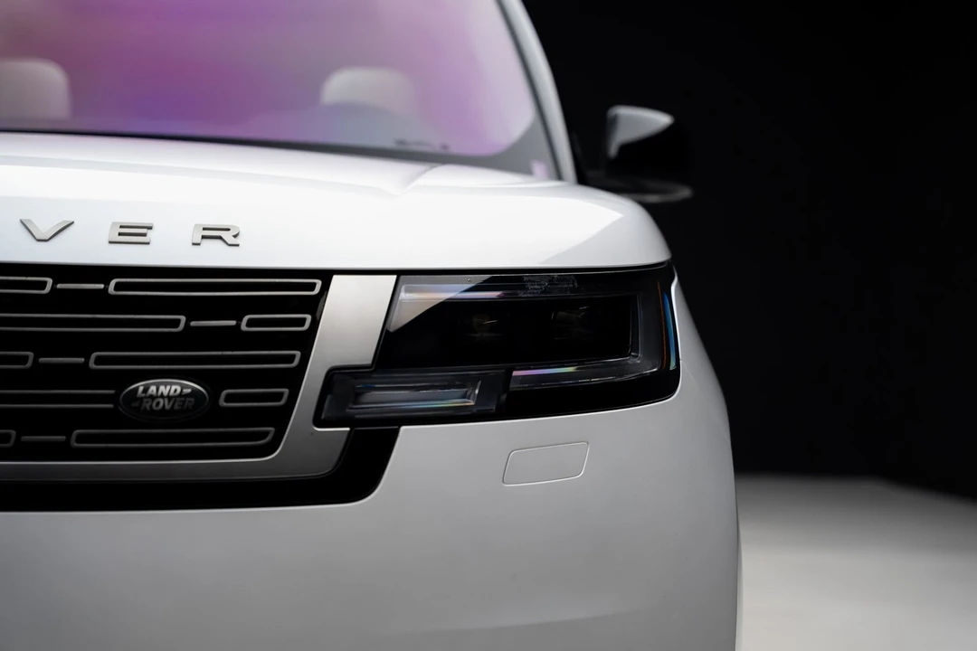 2023 Land Rover Range Rover L460 - Image 10 of 31