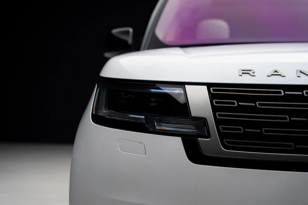 2023 Land Rover Range Rover L460 - Image 9 of 31