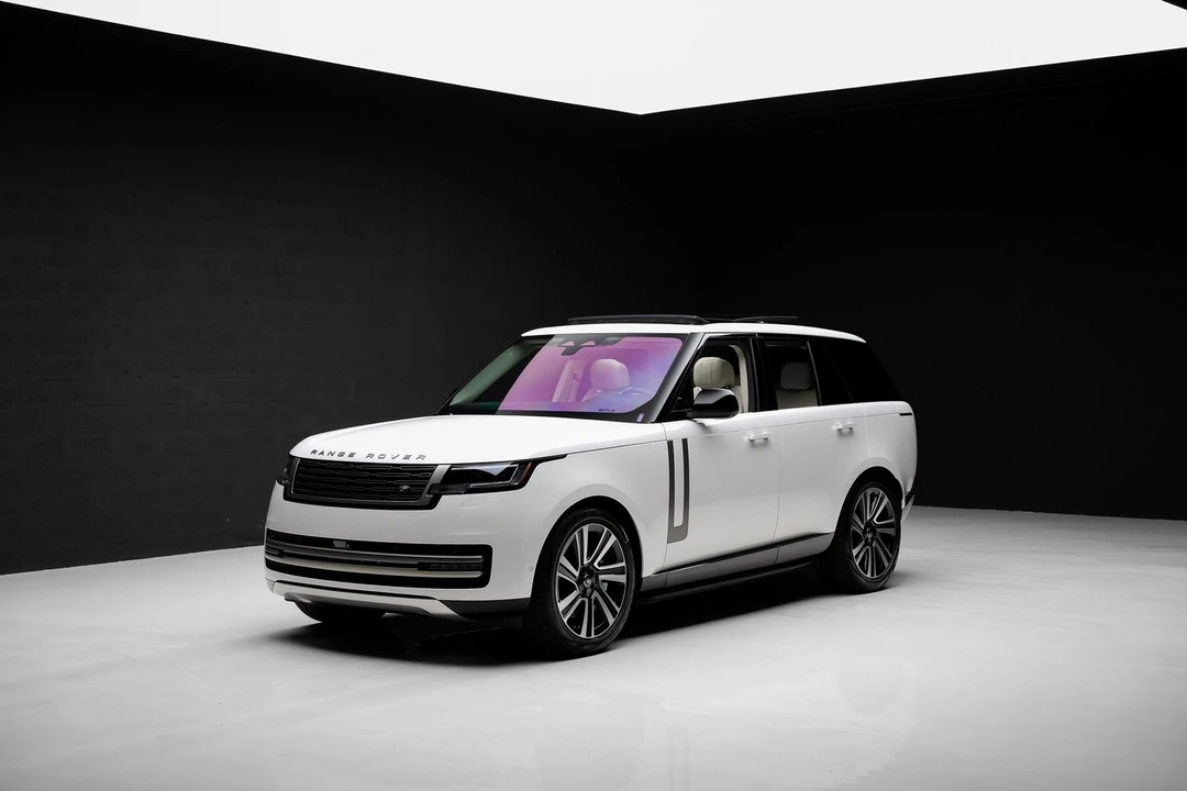 2023 Land Rover Range Rover L460 - Image 4 of 31