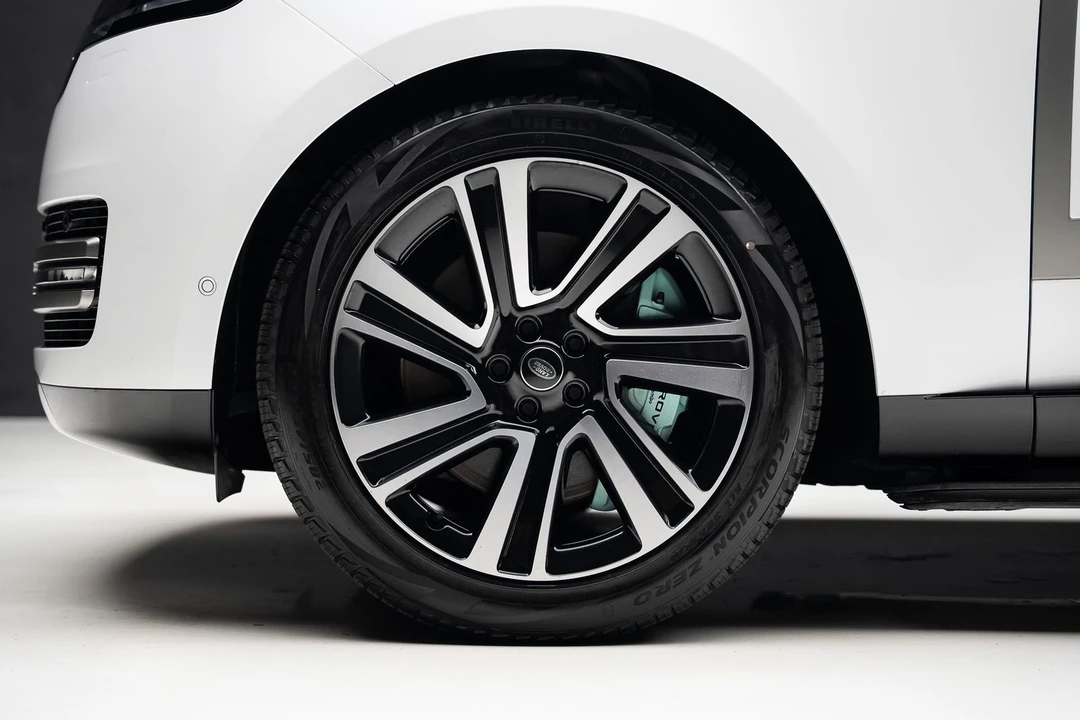 2023 Land Rover Range Rover L460 - Image 19 of 31