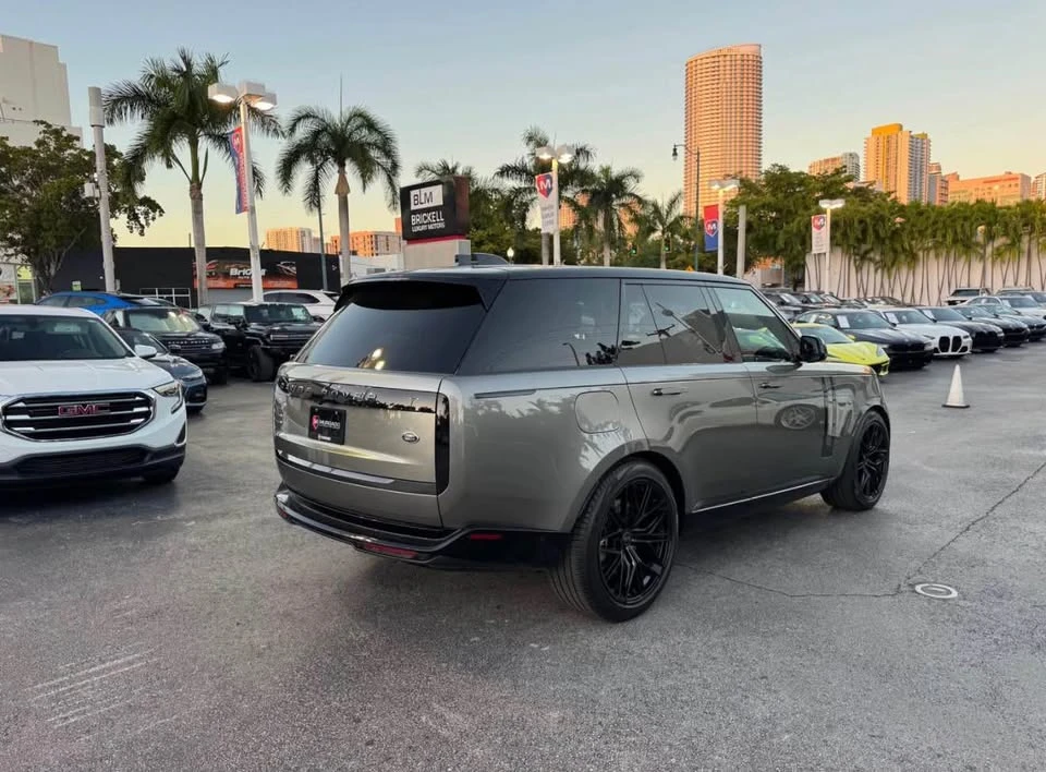 2023 Land Rover Range Rover L460 - Image 2 of 7