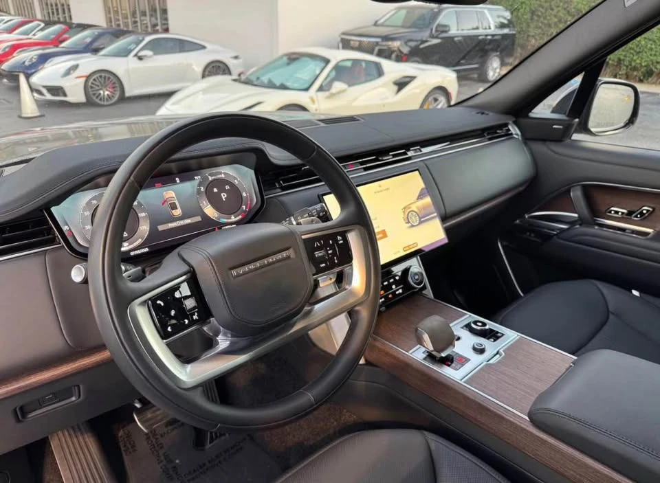 2023 Land Rover Range Rover L460 - Image 6 of 7