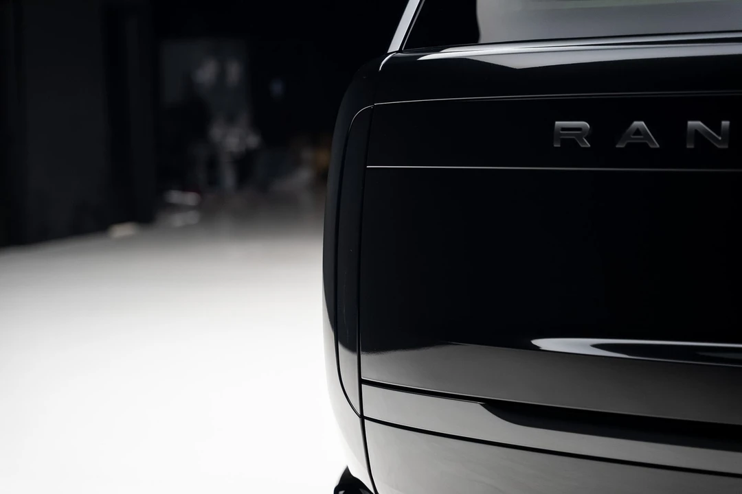 2023 Land Rover Range Rover L460 - Image 28 of 31