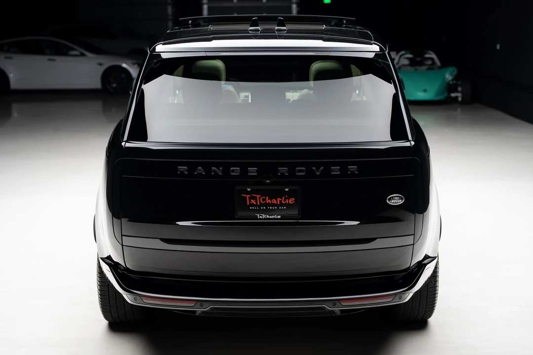 2023 Land Rover Range Rover L460 - Image 25 of 31