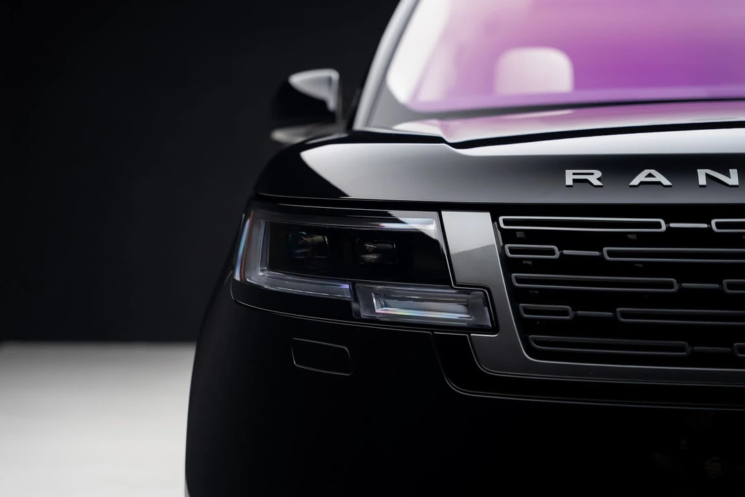 2023 Land Rover Range Rover L460 - Image 9 of 31