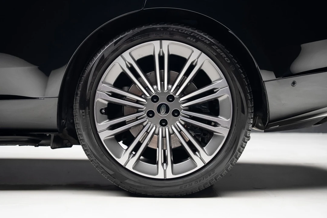 2023 Land Rover Range Rover L460 - Image 21 of 31