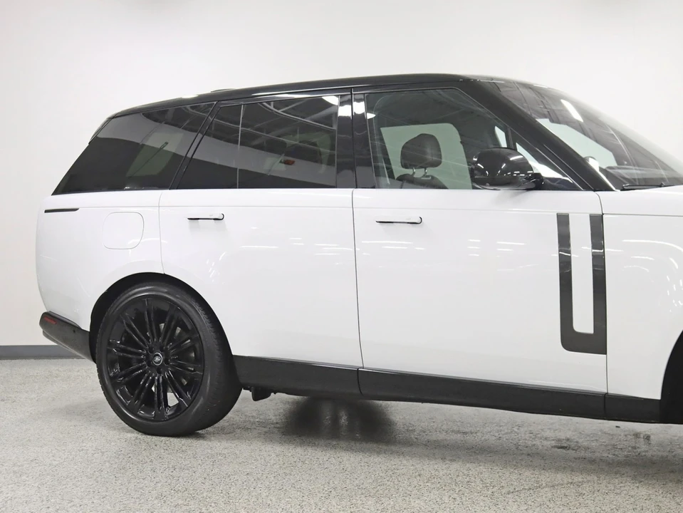 2023 Land Rover Range Rover L460 - Image 3 of 21