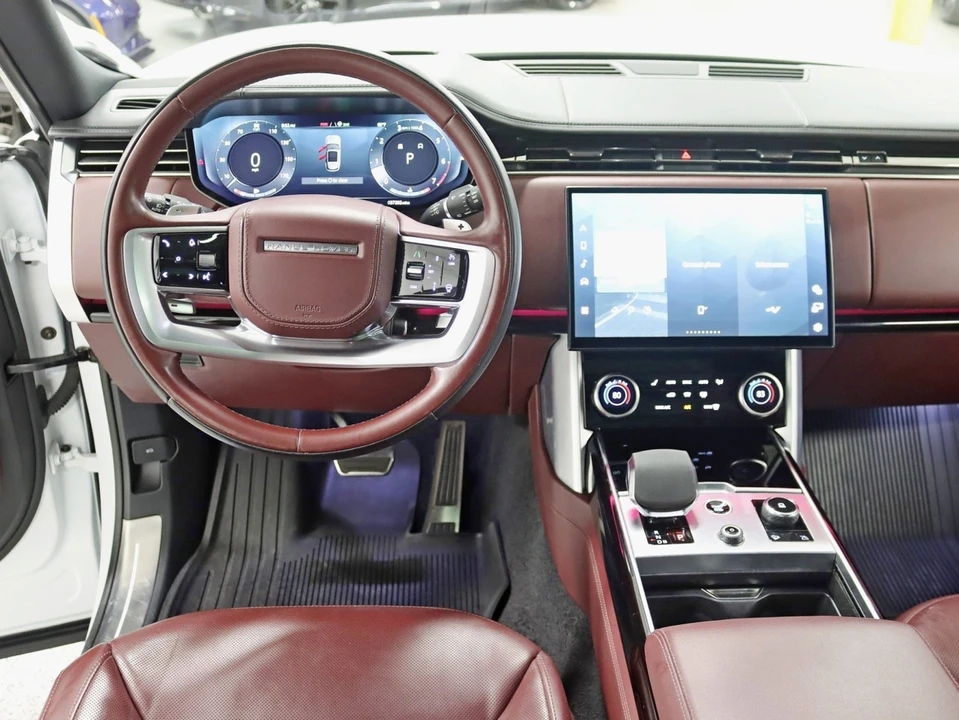 2023 Land Rover Range Rover L460 - Image 14 of 21