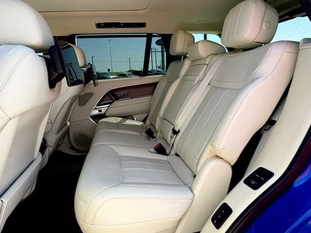 2023 Land Rover Range Rover L460 - Image 8 of 12