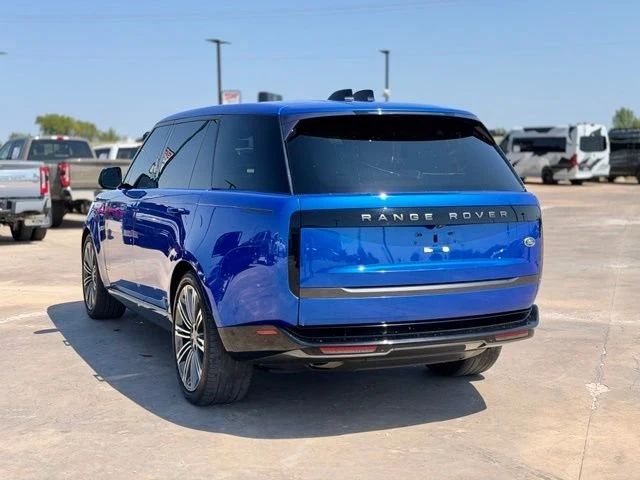 2023 Land Rover Range Rover L460 - Image 3 of 12
