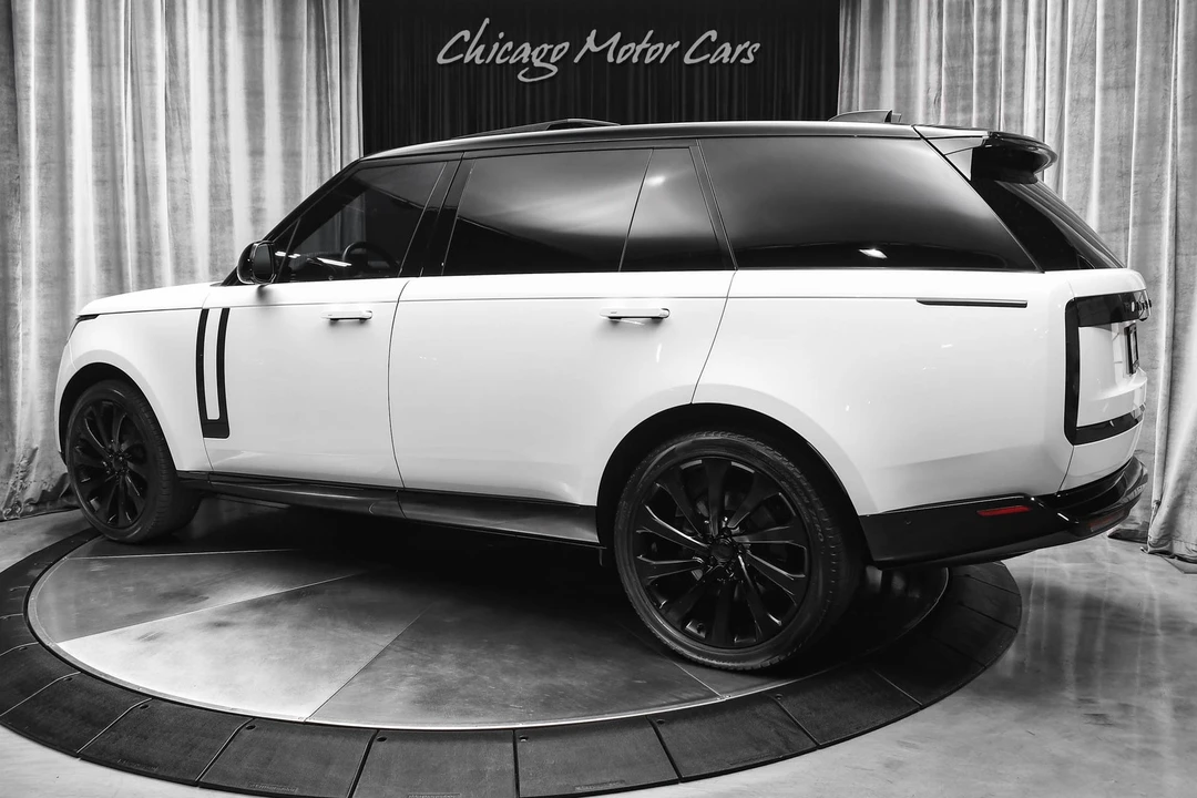 2023 Land Rover Range Rover L460 - Image 3 of 12